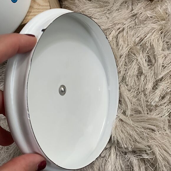 Vtg Berggren Blue Tulip Design
Scandinavian Folk Art Enamelware Lidded Sauce Pot - Picture 13 of 17